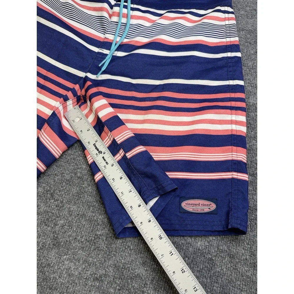 Vineyard Vines Americana Stripe Men's Sz 33 Board Shorts‎ Swim Pool Summer Beach